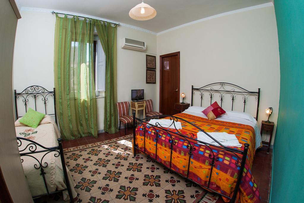 Umberto 33 Bed & Breakfast Piazza Armerina Ruang foto