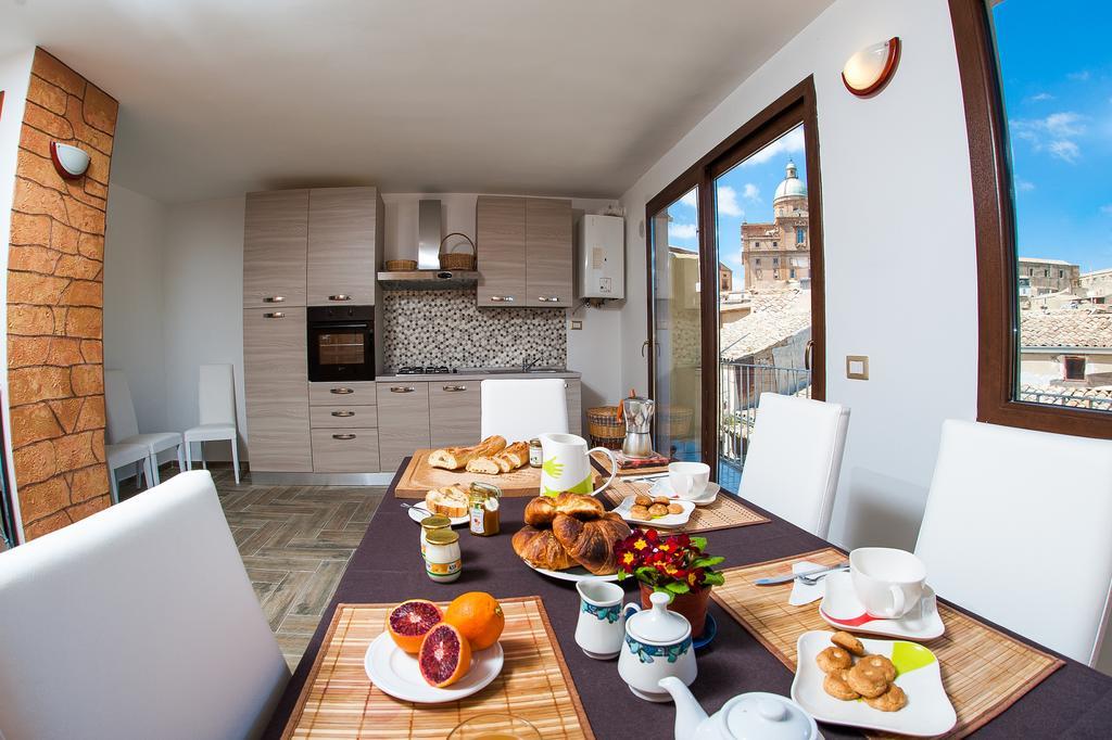 Umberto 33 Bed & Breakfast Piazza Armerina Bagian luar foto